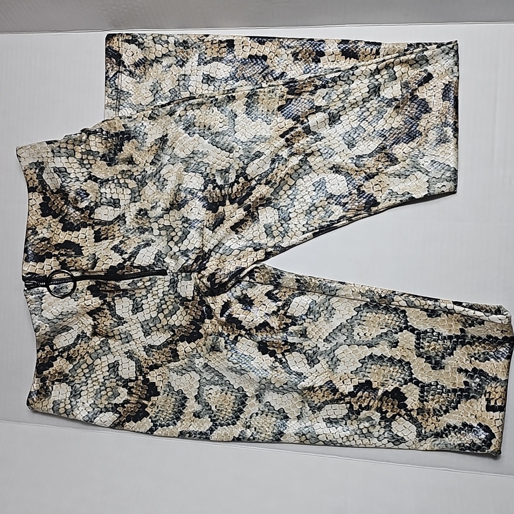 Love In Snakeskin Skin Pattern (Small) - Picture 4 of 7